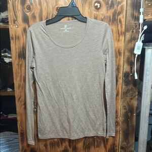 New York & Company Gray Fitted Long Sleeve Tee